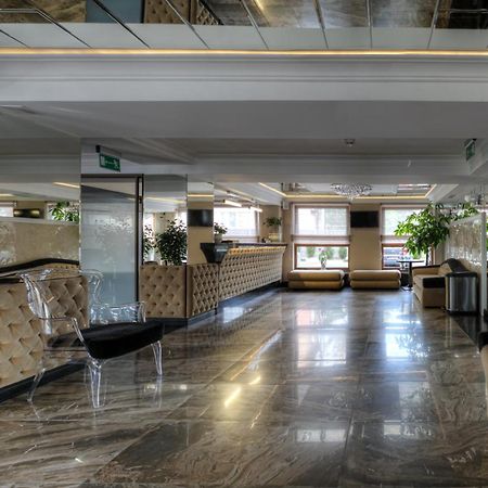 M Hotel Sosnowiec Beltér fotó